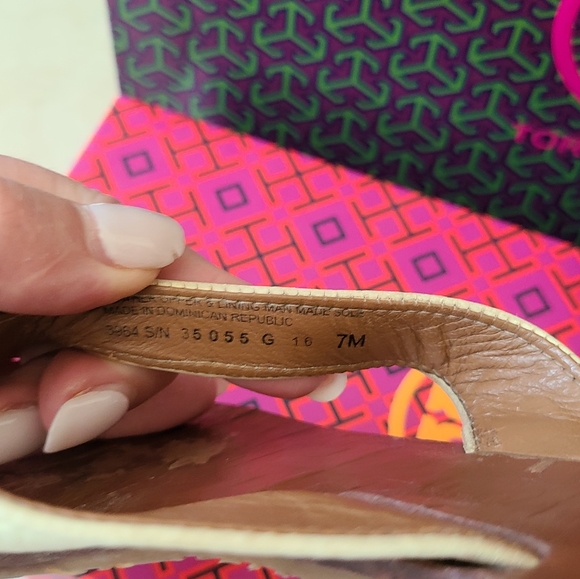 Tory Burch Designer Cream Off White Thora Sandals Flip Flops Size 7 - Picture 3 of 6